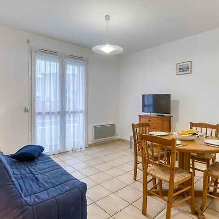 1 Bedroom Lovely In דירה *