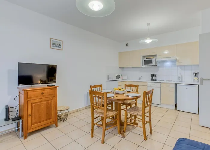 Апартаменты Cozy In With Wifi *