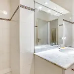 1 Bedroom Lovely In *