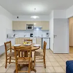 Apartament 1 Bedroom Lovely In