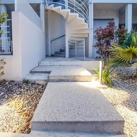 1 Bedroom Lovely In Apartament Royan